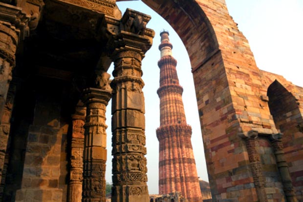 Qutb (Qutab) Minar New Delhi 